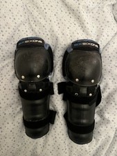661 youth knee for sale  BROMLEY