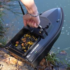 Bateau amorceur télécommand� d'occasion  Expédié en France