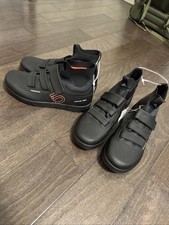 Nuove scarpe adidas usato  Spedire a Italy