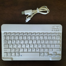 Mini tastiera bluetooth usato  Roma