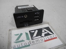 Usb input port usato Usb input port usato  Italia