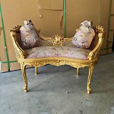 Banco rosa damasco estilo francês detalhes dourados móveis barrocos rococó comprar usado  Enviando para Brazil