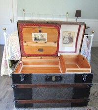 Antique steamer trunk for sale  East Hampton