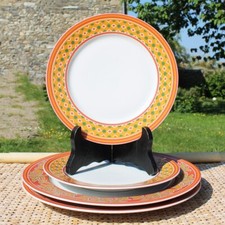 Set assiettes porcelaine d'occasion  Cerisy-la-Salle