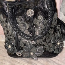 BRIGHTON MASTERPIECE COLL. BOLSA TIRACOLO BLACK CATCH THE MOON MP $575 comprar usado BRIGHTON MASTERPIECE COLL. BOLSA TIRACOLO BLACK CATCH THE MOON MP $575 comprar usado  Enviando para Brazil