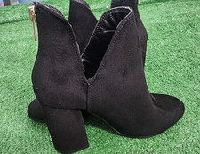Primadonna collection suede for sale  San Ysidro