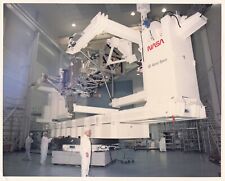 GE Astro Space 1980s Press Photo 8x10 NASA Satellite Manufacturing Space *P74b comprar usado  Enviando para Brazil