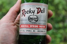 Garrafa de água mineral Rocky Dell Springs Inc Woodman Wisconsin etiqueta de papel comprar usado Garrafa de água mineral Rocky Dell Springs Inc Woodman Wisconsin etiqueta de papel comprar usado  Enviando para Brazil