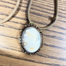 Collier camée vintage d'occasion  Saint-Genest-Malifaux