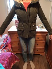 Parka kaki bershka d'occasion  Mont-Saint-Éloi