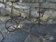 Tre piedi appoggia usato Tre piedi appoggia usato  Como