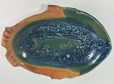 Usado, Prato de peixe estúdio cerâmica assinado display prato tema aquático azul verde marrom comprar usado  Enviando para Brazil