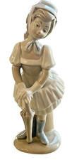 Estatueta de porcelana Castille Girl with an Umbella feita na Espanha A5-5 comprar usado  Enviando para Brazil