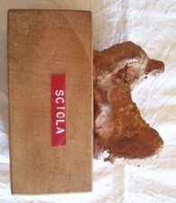 Scultura con base usato  Cagliari