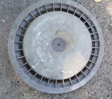 ältere radkappe zum gebraucht kaufen ältere radkappe zum gebraucht kaufen  Blankenburg