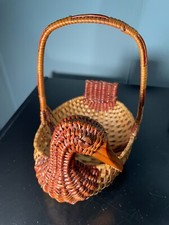Pequena cesta de vime marrom tecida em forma de pato com bico de madeira + alça comprar usado  Enviando para Brazil