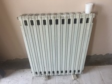 Elementi radiatore termosifone usato  Massa di Somma