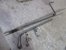 1976-1990 Dodge caminhão pneu sobressalente macaco manivela e suportes de chave de roda comprar usado 1976-1990 Dodge caminhão pneu sobressalente macaco manivela e suportes de chave de roda comprar usado  Enviando para Brazil