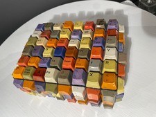Artfully handcrafted cool desktop box with Retro Multicolor Computer Keys segunda mano Artfully handcrafted cool desktop box with Retro Multicolor Computer Keys segunda mano  Embacar hacia Mexico