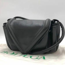 Bolsa de ombro Bottega Veneta bico couro de cordeiro preta tamanho H14xW21,5xD9cm comprar usado  Enviando para Brazil