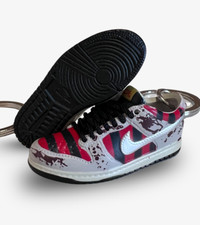 Portachiavi mini sneakers usato  Sulmona