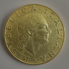 Repubblica italiana 200 usato  Omegna