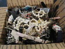 MASIVO PLUS DE 15LBS DE RELOJES Y JOYAS - EN SU MAYORÍA SIN BUSCAR segunda mano  Embacar hacia Mexico