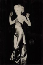 Marie transvestite monroe d'occasion  Expédié en Belgium
