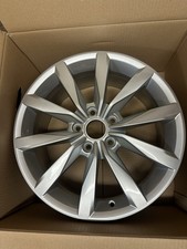 Genuine alloy wheel for sale  LUTON