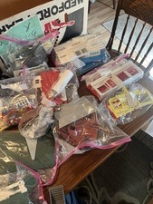 Lote vintage de edifícios e acessórios em sacolas Plasticville comprar usado Lote vintage de edifícios e acessórios em sacolas Plasticville comprar usado  Enviando para Brazil