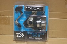 Molinete giratório Daiwa Strikeforce 2500-B comprar usado  Enviando para Brazil