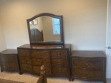 Bedroom furniture set for sale  Redmond