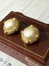 Vintage chanel clip for sale  HENLEY-ON-THAMES