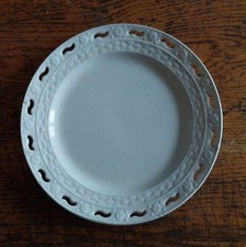 Ancienne assiette ajourée d'occasion  Liffol-le-Grand