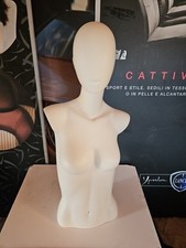 Busto sagomato donna usato  Macomer