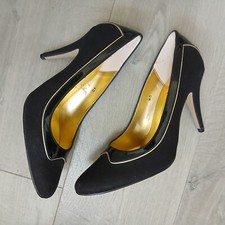 Beyond skin shoes for sale  WALLINGTON