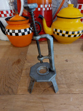 Ancien dénoyauteur cuisine d'occasion  Morteau