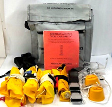 KIT DE DEMONSTRAÇÃO AÉREA PARA CINTO DE SEGURANÇA, MÁSCARAS DE OXIGÊNIO E COLETES SALVA-VIDAS COM BOLSA comprar usado  Enviando para Brazil