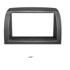 Kit montaggio autoradio usato Kit montaggio autoradio usato  Adrano