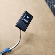 94-96 C4 Corvette Interruptor de Liberação de Vidro Escotilha Traseira Para Painel De Porta FALHAS Mas BOM comprar usado 94-96 C4 Corvette Interruptor de Liberação de Vidro Escotilha Traseira Para Painel De Porta FALHAS Mas BOM comprar usado  Enviando para Brazil