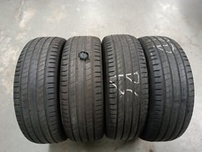 Gomme 235 104w usato  Milano