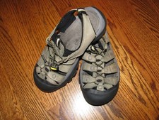Keen women sport for sale  Crystal Lake