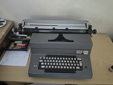 Macchina scrivere olivetti usato  Casale Monferrato