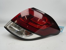 Feu arrière droit d'occasion Feu arrière droit d'occasion  La Tour-du-Pin