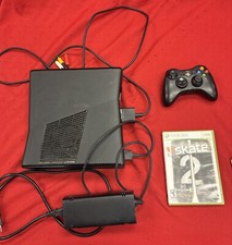 Console XBOX 360 com cabo de alimentação (luzes), controle (sem fio) e jogo de skate 2 comprar usado  Enviando para Brazil