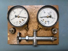 Coppia manometri officina usato Coppia manometri officina usato  Andria