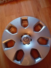 vauxhall meriva hub caps for sale vauxhall meriva hub caps for sale  HORSHAM