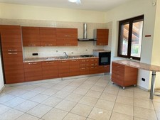 Cucina completa elettrodomesti usato  Qualiano