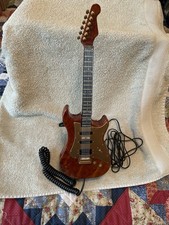 Usado, TELEFONE DE GUITARRA VINTAGE. TESTADO, FUNCIONA MUITO BEM, BELO ESTADO, 16" DE ALTURA comprar usado Usado, TELEFONE DE GUITARRA VINTAGE. TESTADO, FUNCIONA MUITO BEM, BELO ESTADO, 16" DE ALTURA comprar usado  Enviando para Brazil