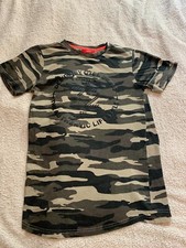 Tee shirt camouflage d'occasion  Sainte-Marie